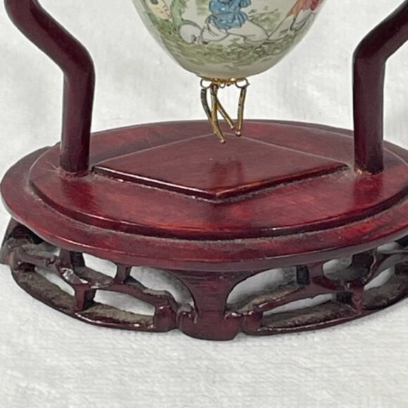 Vintage Chinese reverse painted egg with wooden stand. - Picture 7 of 8